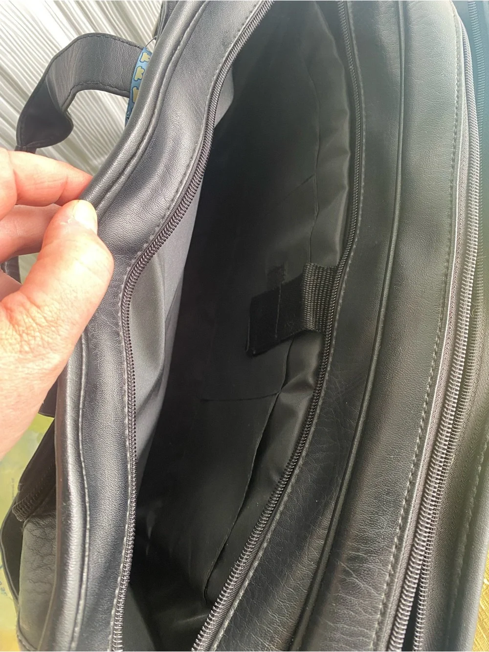 Sky Bound Black Leather Executive 16”Laptop Briefcase with Shoulder Strap